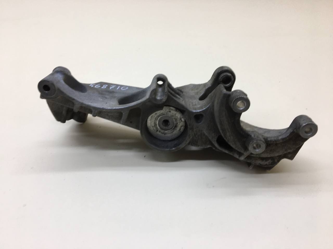Кронштейн генератора Nissan Almera 3 (G11, G15) 2012> Кронштейн генератора Nissan Almera 3 (G11, G15) 2012>