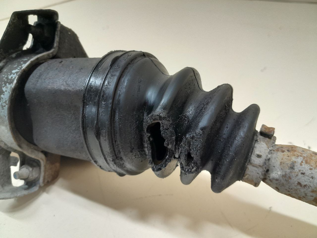 Полуось передняя правая Ford Fusion (JU) 2002-2012 Полуось передняя правая Ford Fusion (JU) 2002-2012