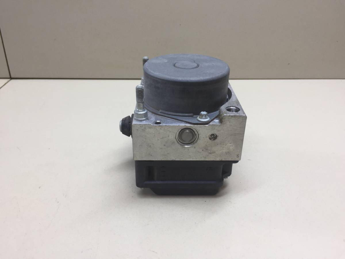 Блок ABS (насос) Nissan Almera 3 (G11, G15) 2012>