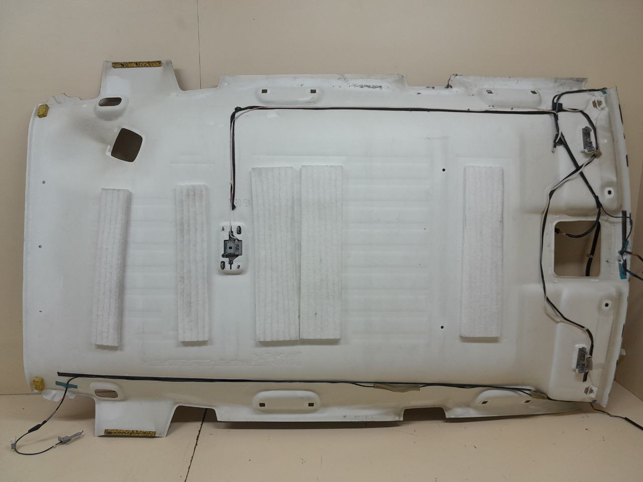 Обшивка потолка Toyota Rav 4 (A30) 2006-2013 Обшивка потолка Toyota Rav 4 (A30) 2006-2013