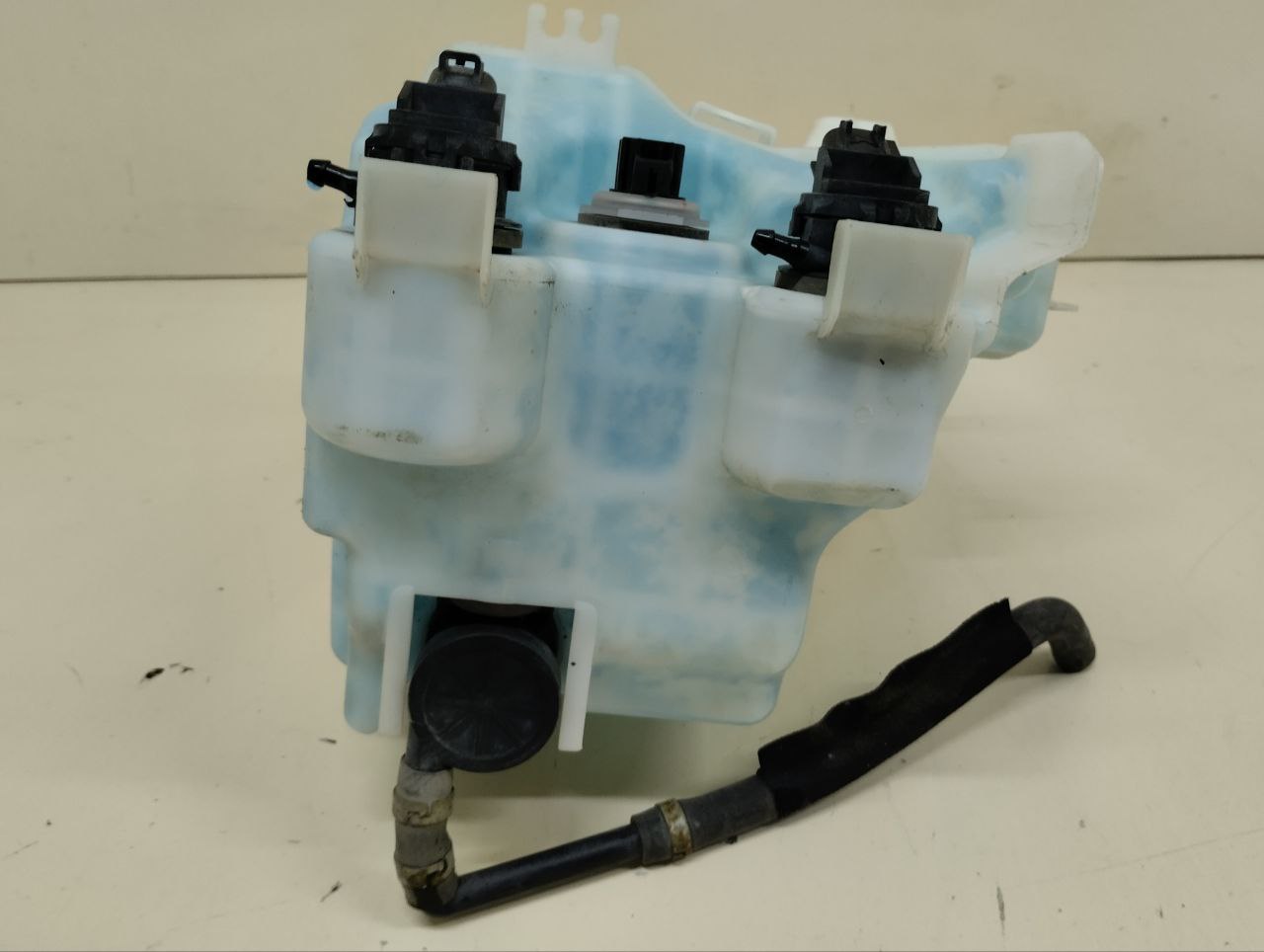 Бачок омывателя Lexus RX 350 /450h (XL10) 2009-2015 Бачок омывателя Lexus RX 350 /450h (XL10) 2009-2015