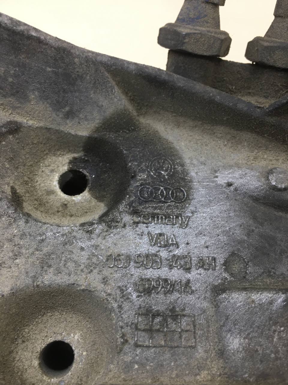 Кронштейн генератора Skoda Octavia (A5 1Z-) 2004-2013 Кронштейн генератора Skoda Octavia (A5 1Z-) 2004-2013