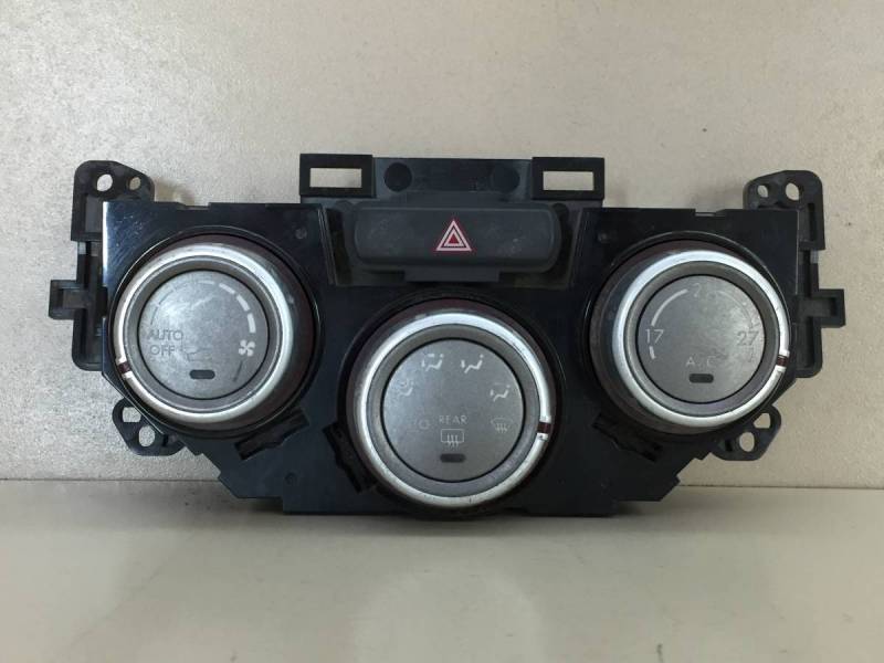 Блок управления климатической установкой Subaru Impreza (G12) 2007-2012