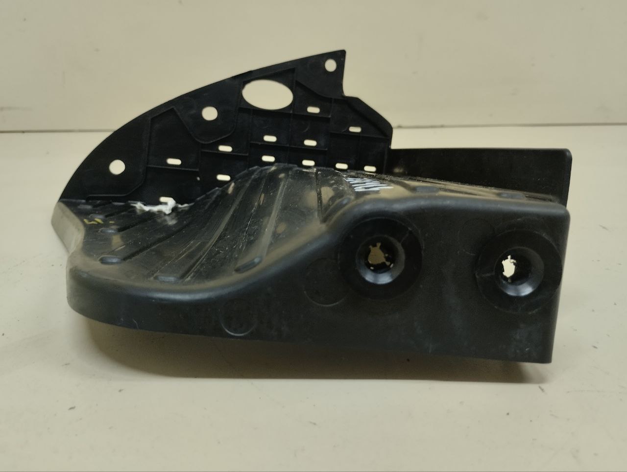 Накладка заднего бампера левая Kia Xceed 2019-2023