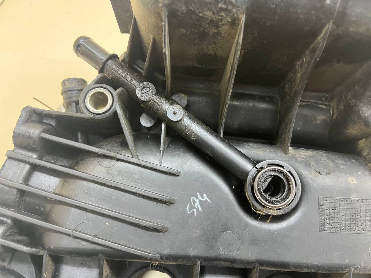 Коллектор впускной Renault Megane (2) 2002-2009 Коллектор впускной Renault Megane (2) 2002-2009