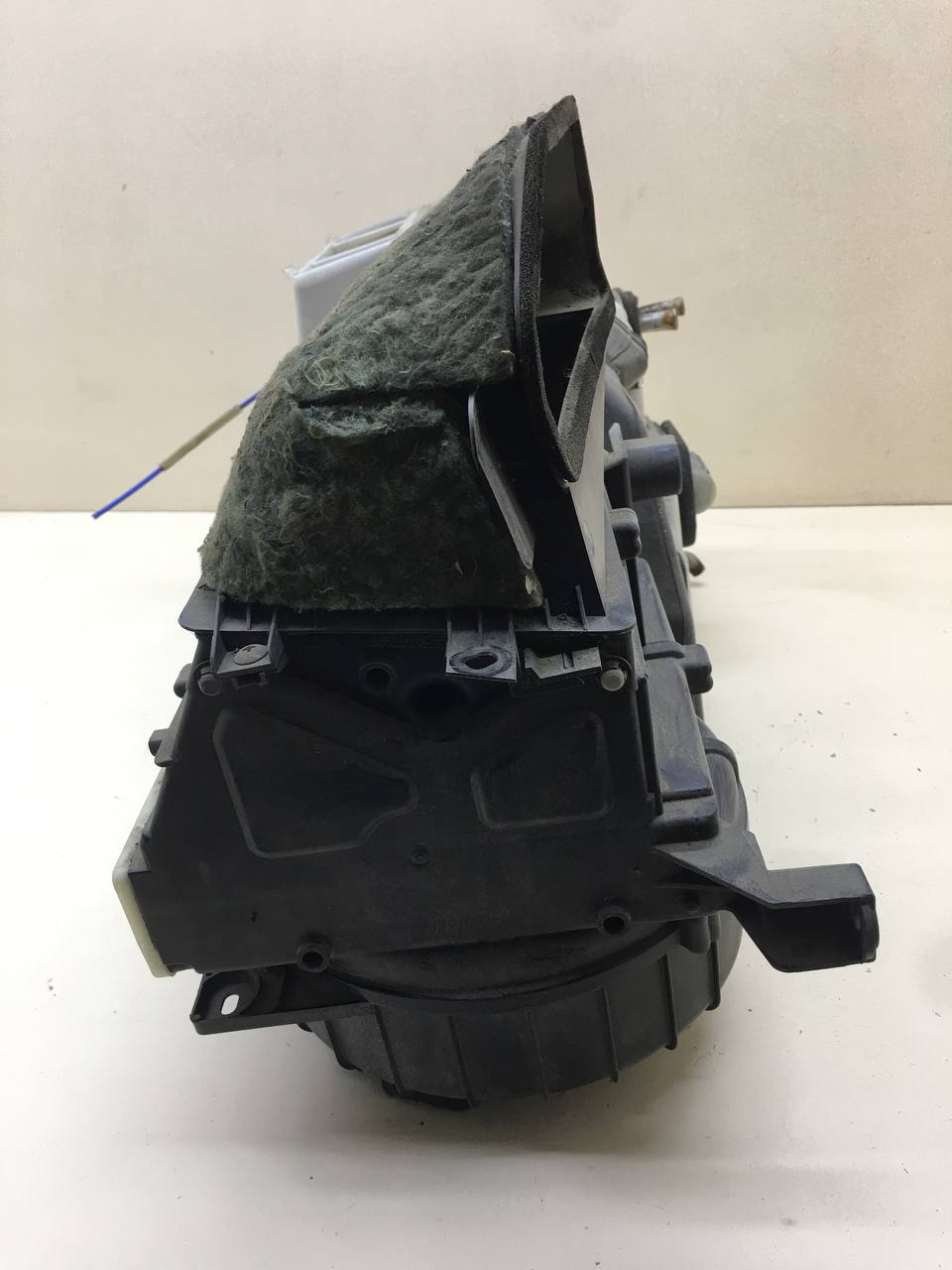 Корпус отопителя Mitsubishi Lancer 9  (CS/Classic) 2000-2011