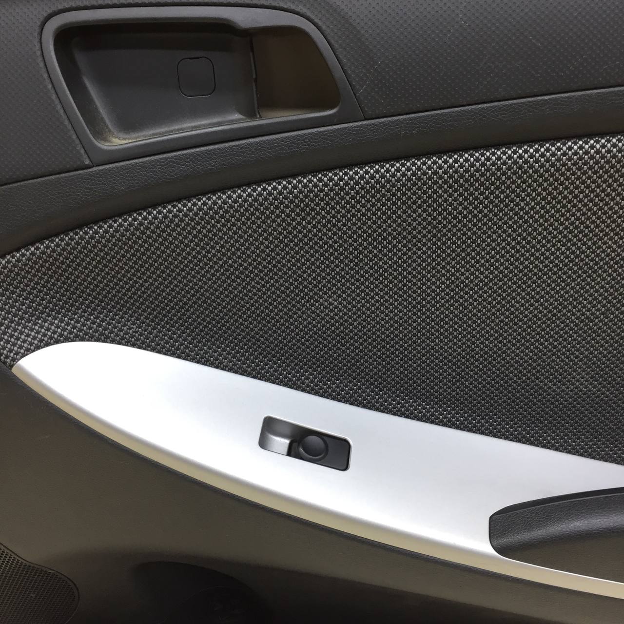 Обшивка двери передней правой Hyundai Solaris (RB) 2010-2017
