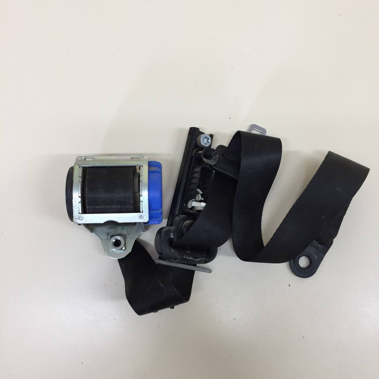 Ремень безопасности Ford Fiesta (MK5) 2002-2008 Ремень безопасности Ford Fiesta (MK5) 2002-2008