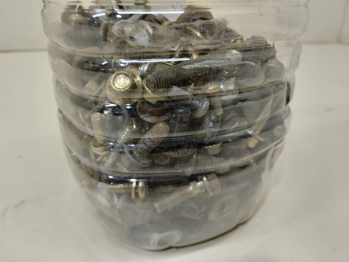 Болт Geely Emgrand EC7 2008>