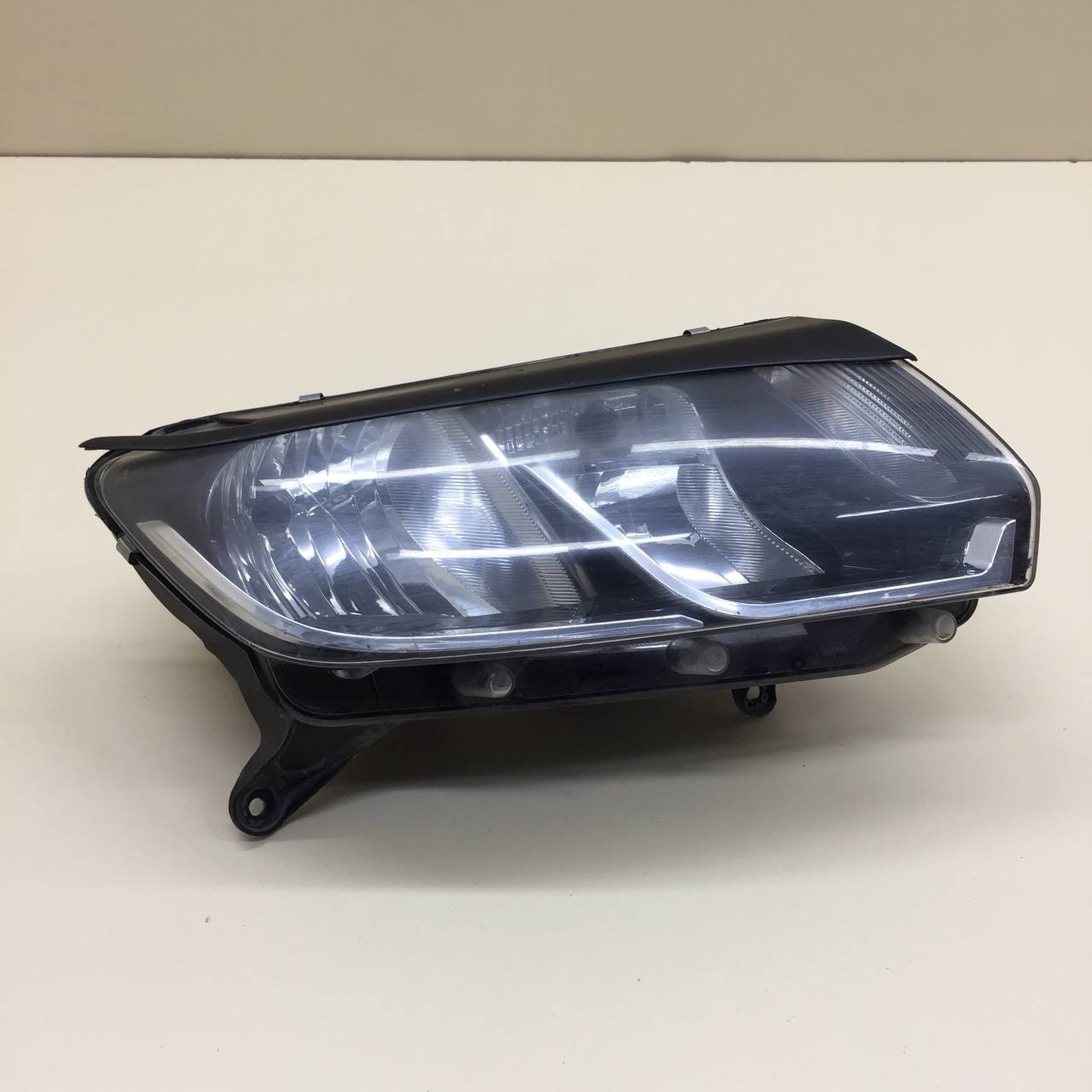 Фара правая Renault Logan (2) 2014>