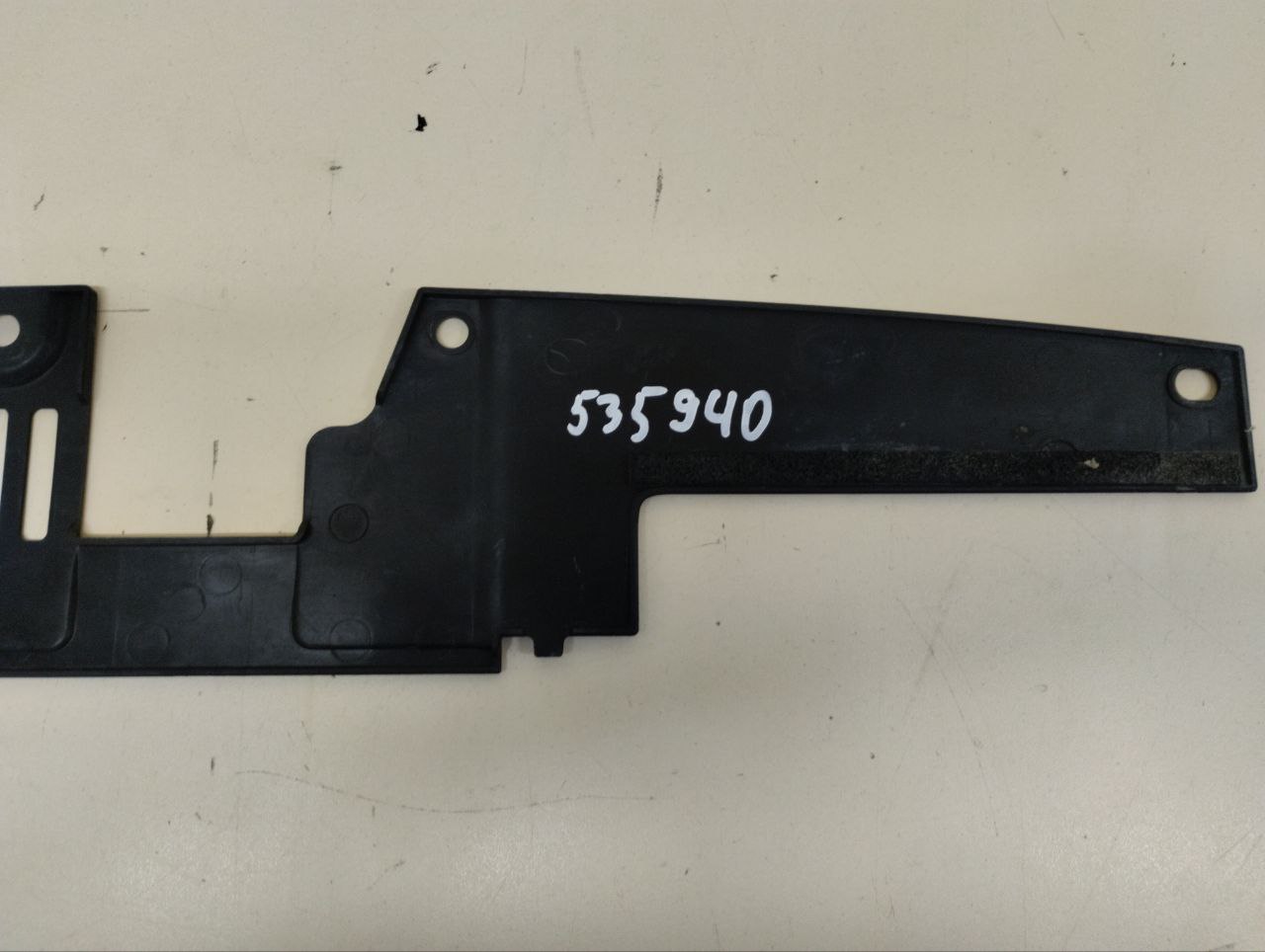 Кожух замка капота Mazda Mazda 3 (BM) 2013-2016 Кожух замка капота Mazda Mazda 3 (BM) 2013-2016
