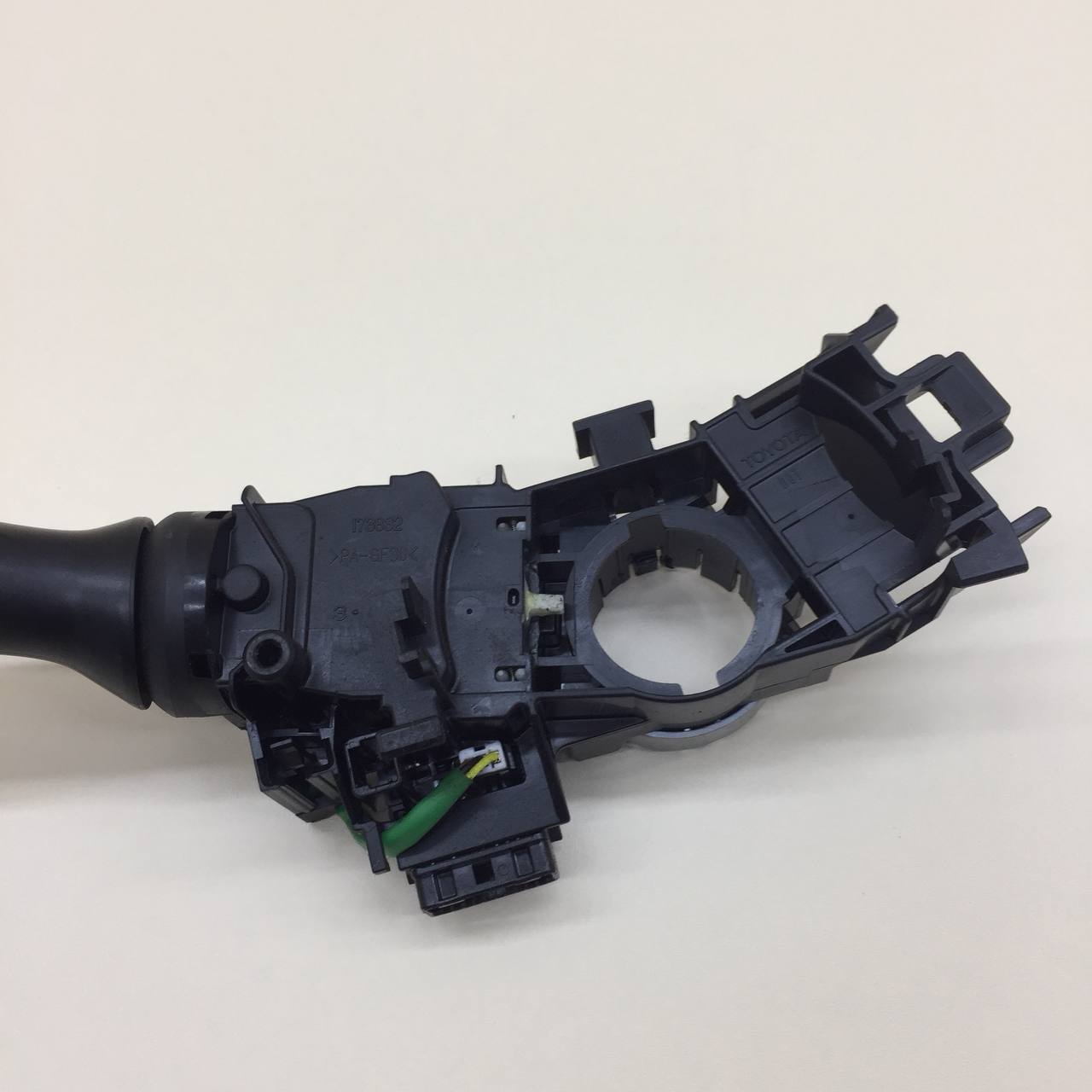 Переключатель поворотов подрулевой Toyota Rav 4 (A30) 2006-2013