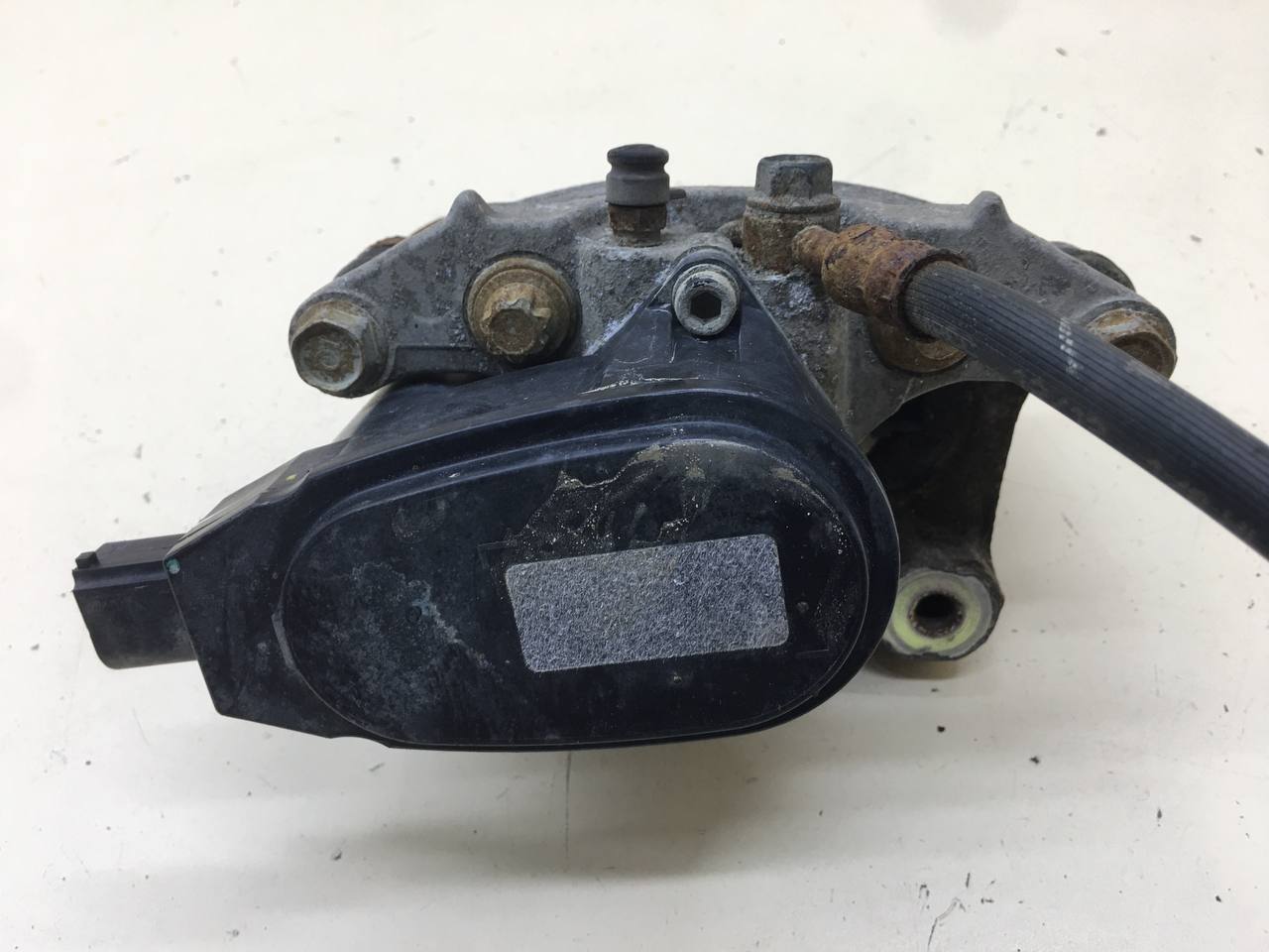 Суппорт задний правый Hyundai i40 (VF) 2011>