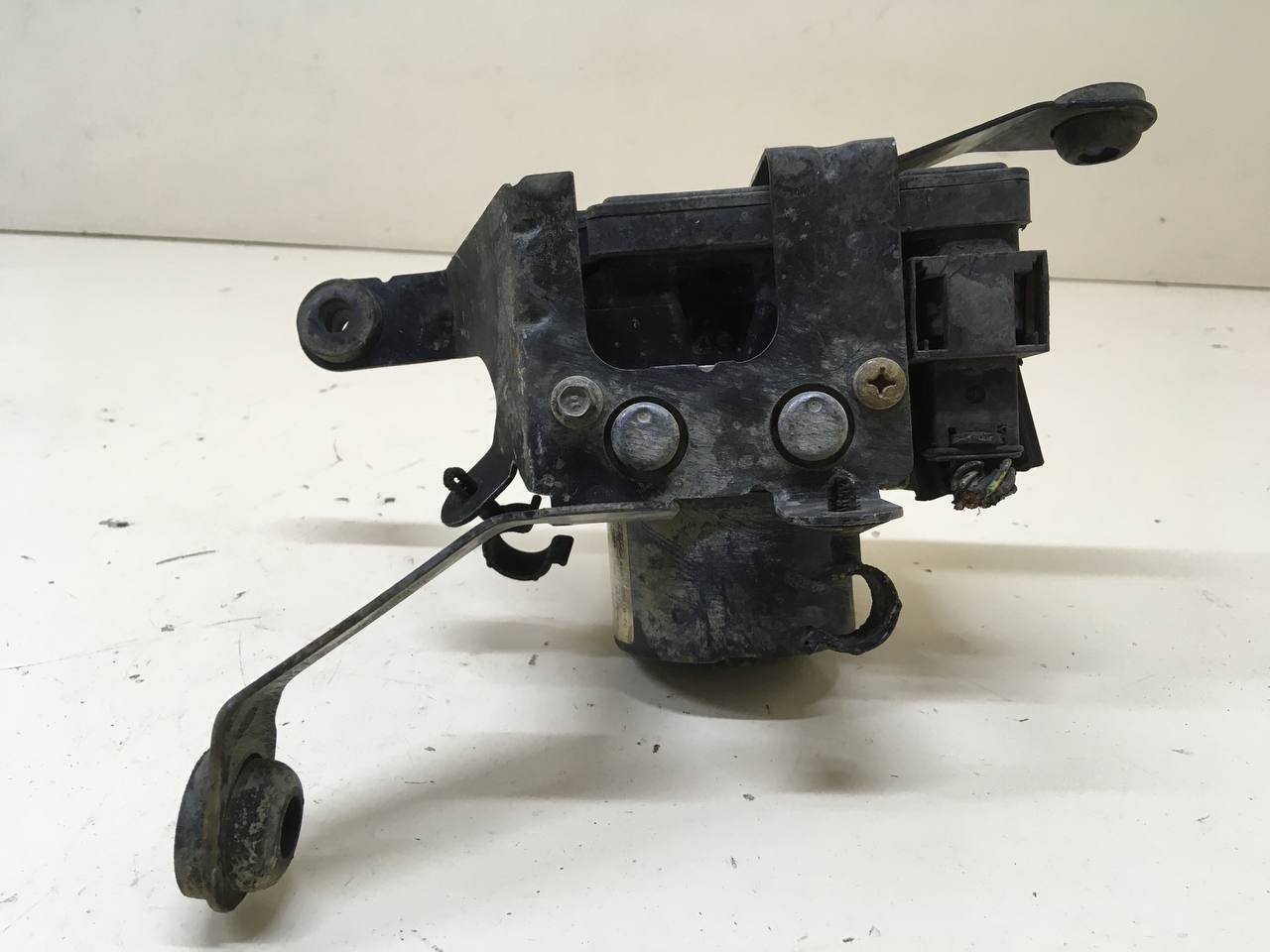 Блок ABS (насос) Ford Fusion (JU) 2002-2012 Блок ABS (насос) Ford Fusion (JU) 2002-2012