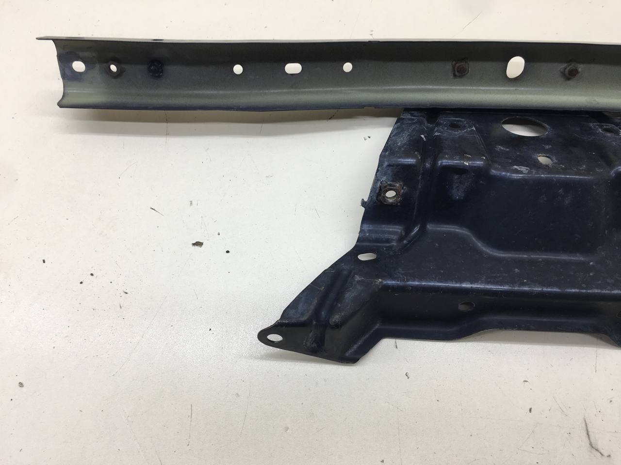 Усилитель переднего бампера Suzuki Grand Vitara 2005-2015