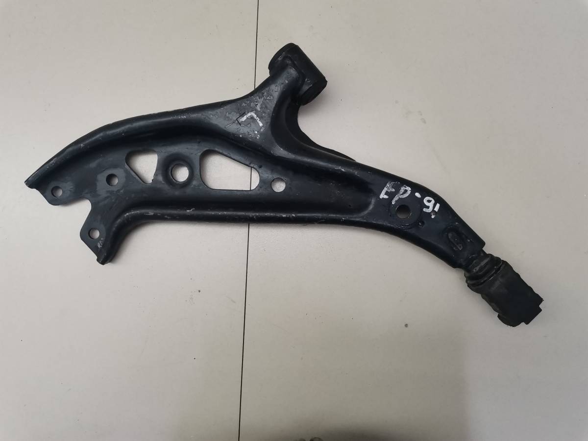 Рычаг передний левый Toyota Starlet (P9) 1996-1999