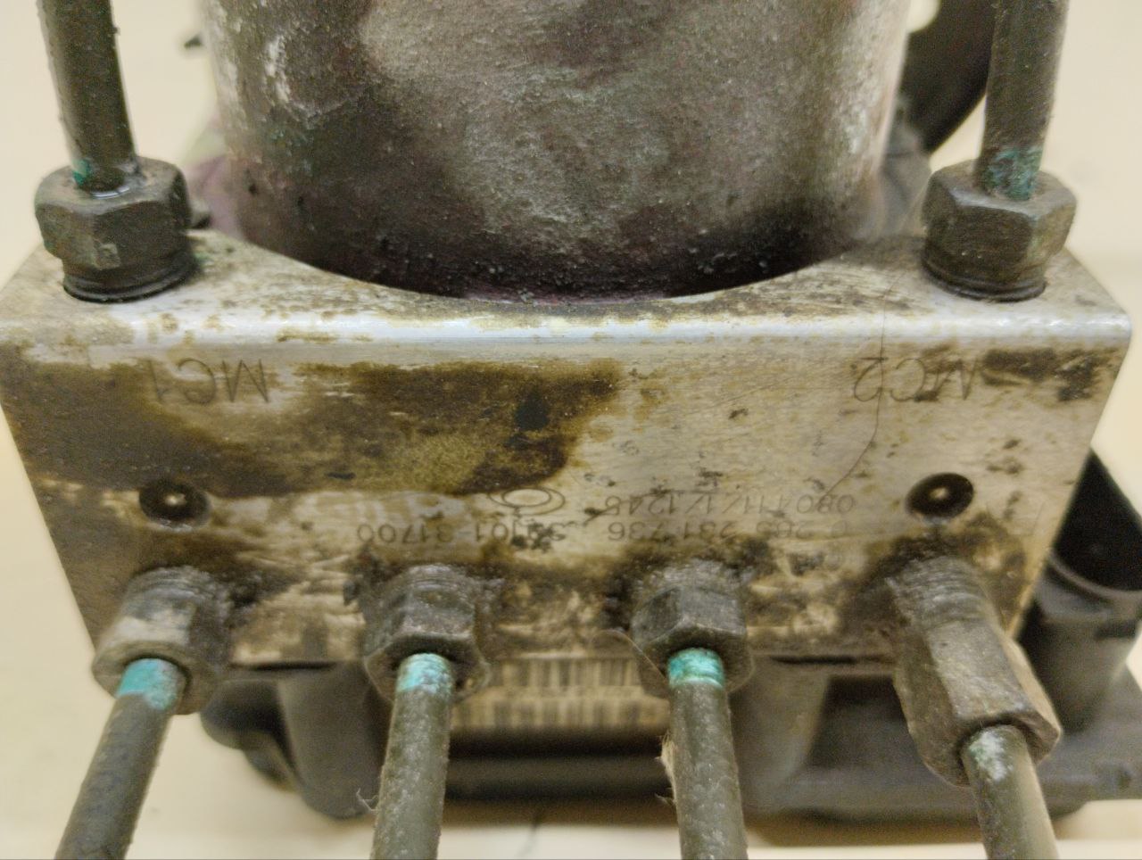 Блок ABS (насос) Nissan Almera Classic (B10) 2006-2013
