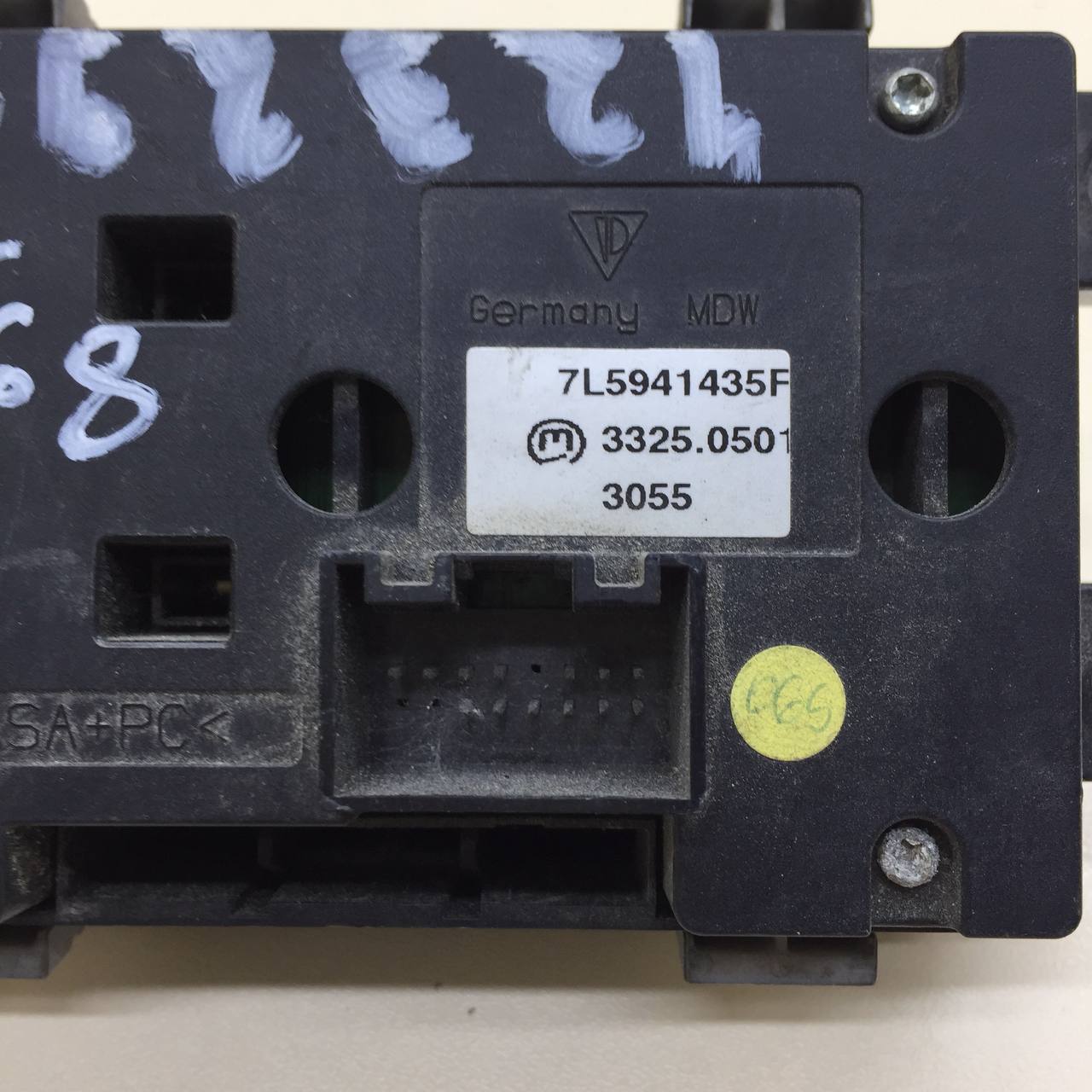 Блок управления подвеской Porsche Cayenne 2003-2010