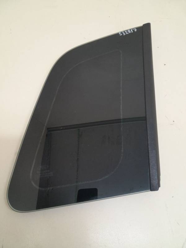 Стекло кузовное глухое правое Ford Fiesta (MK5) 2002-2008