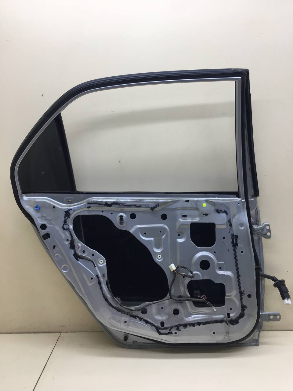 Дверь задняя левая Mitsubishi Lancer 9 (CS/Classic) 2000-2011 Дверь задняя левая Mitsubishi Lancer 9 (CS/Classic) 2000-2011