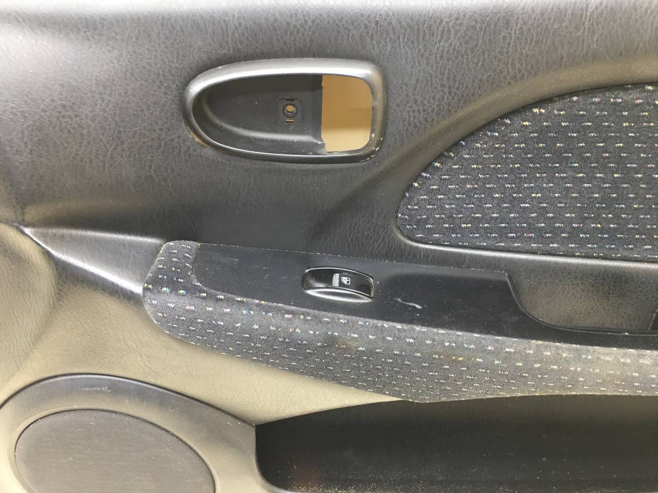 Обшивка двери передней правой Hyundai Sonata 4 (EF,Tagaz) 2001-2012