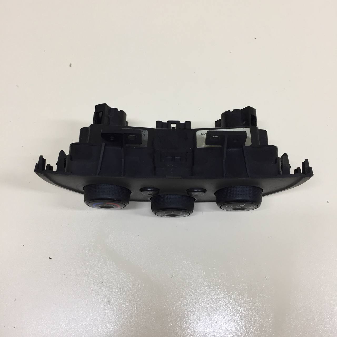 Блок управления отопителем Chevrolet Cobalt (T250) 2011-2015 Блок управления отопителем Chevrolet Cobalt (T250) 2011-2015