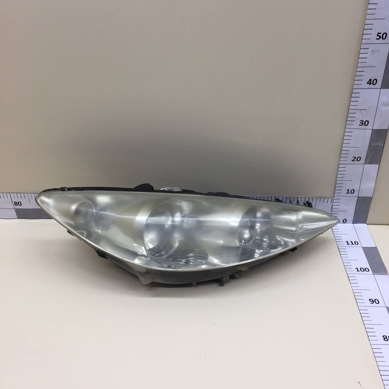 Фара правая Peugeot 308 2007> Фара правая Peugeot 308 2007>