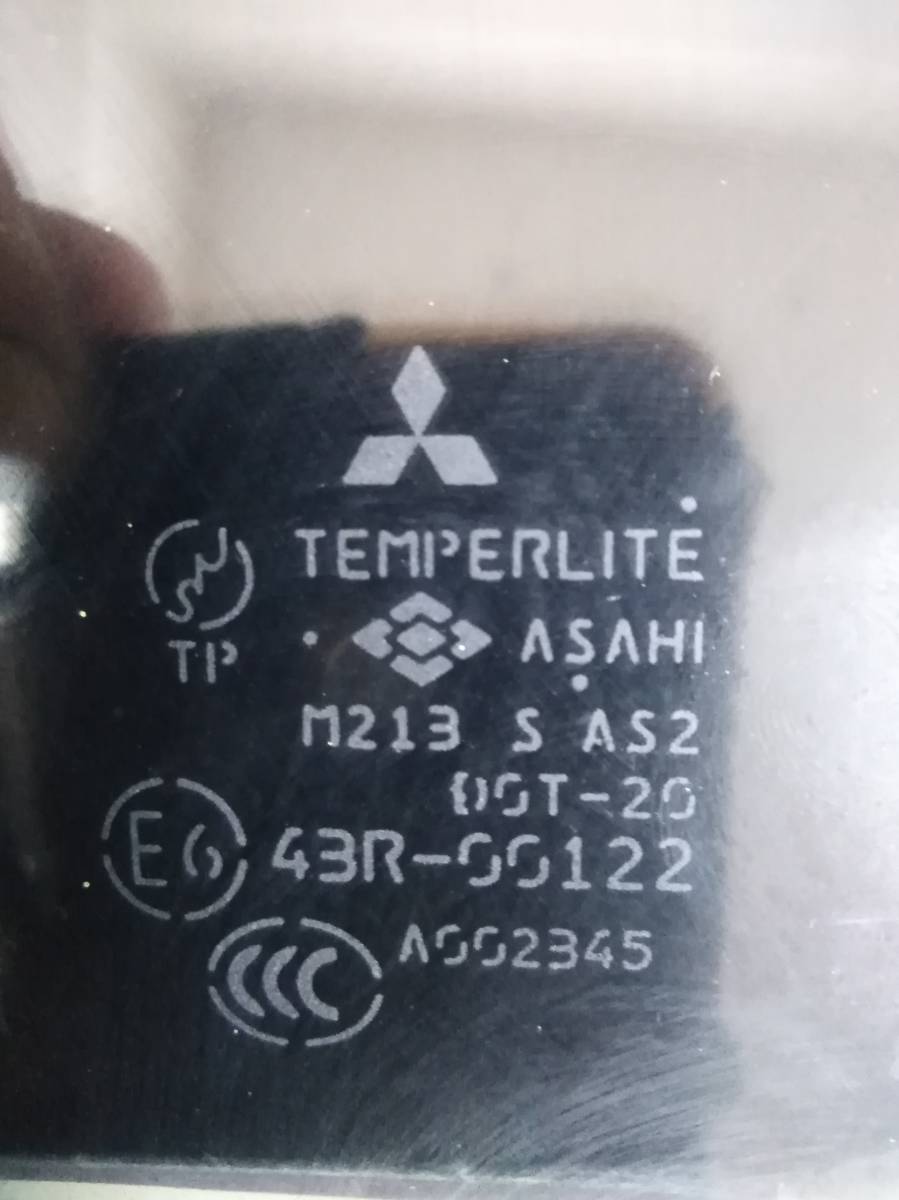 Стекло двери задней правой (форточка) Mitsubishi Lancer 9 (CS/Classic) 2000-2011 Стекло двери задней правой (форточка) Mitsubishi Lancer 9 (CS/Classic) 2000-2011