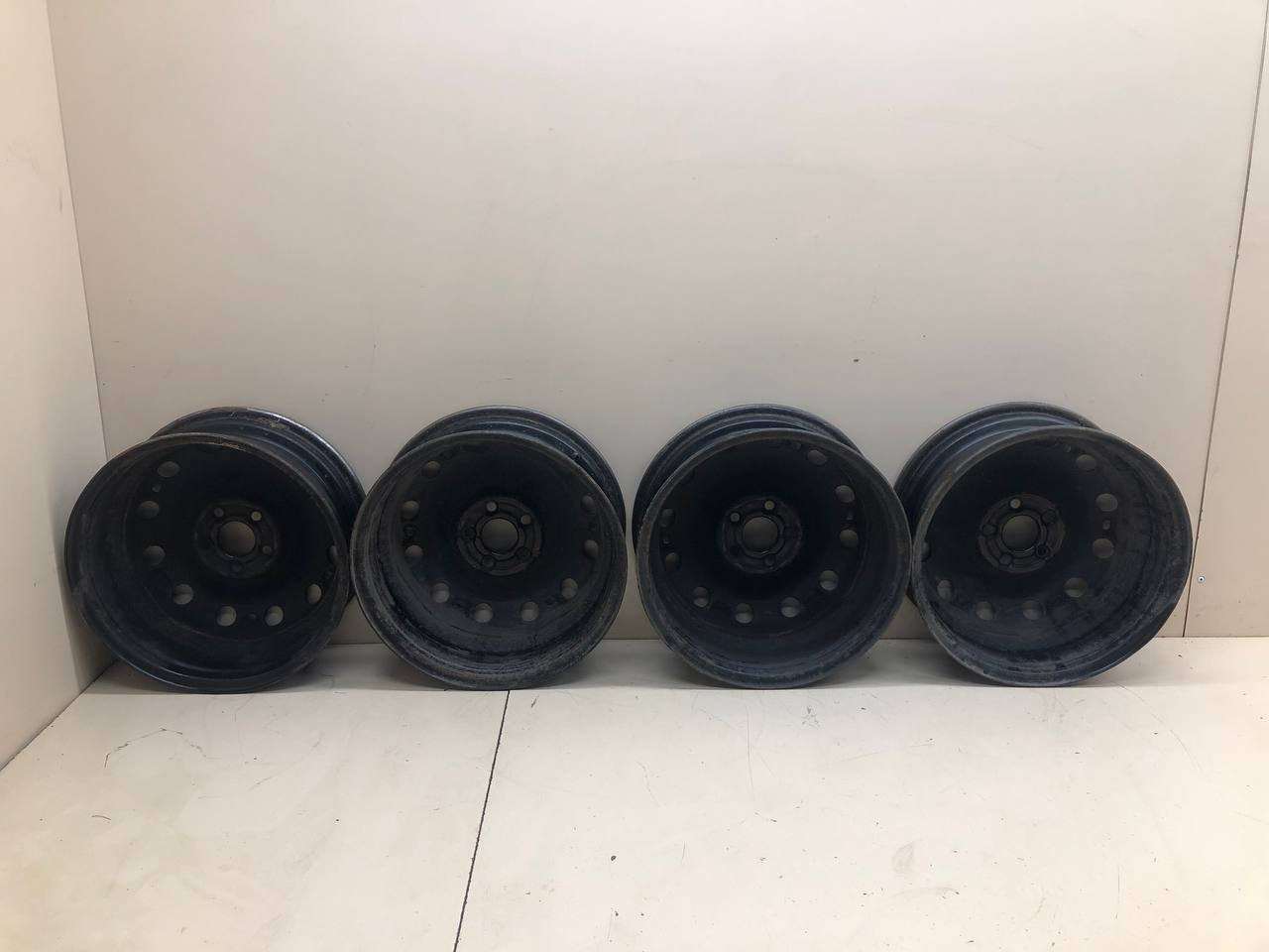 Диски к-кт R15 Штампованные