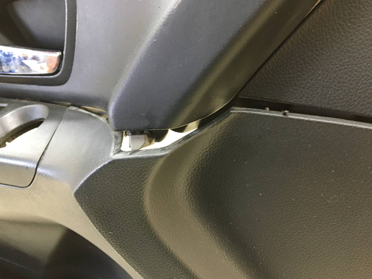 Обшивка двери передней левой Chevrolet Cruze (J300) 2009-2016