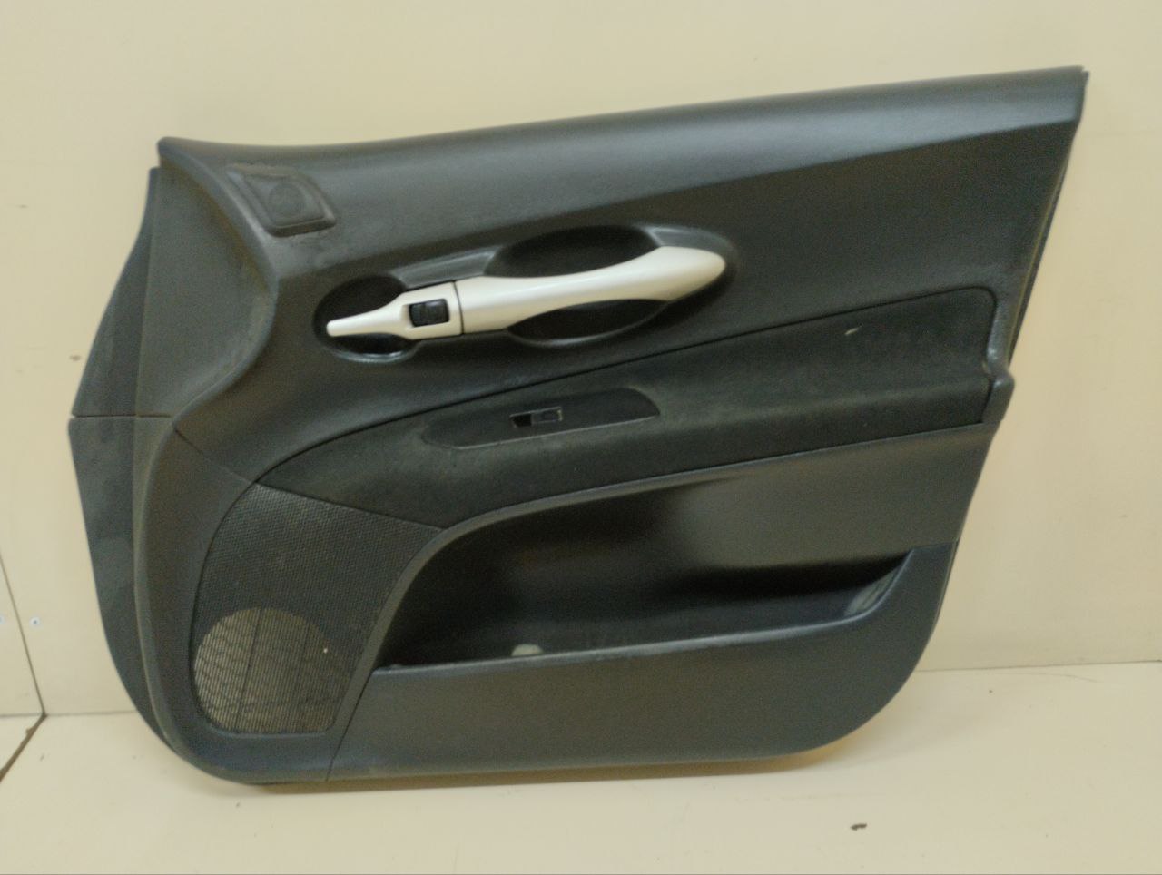 Обшивка двери передней правой Toyota Auris (E150) 2006-2012