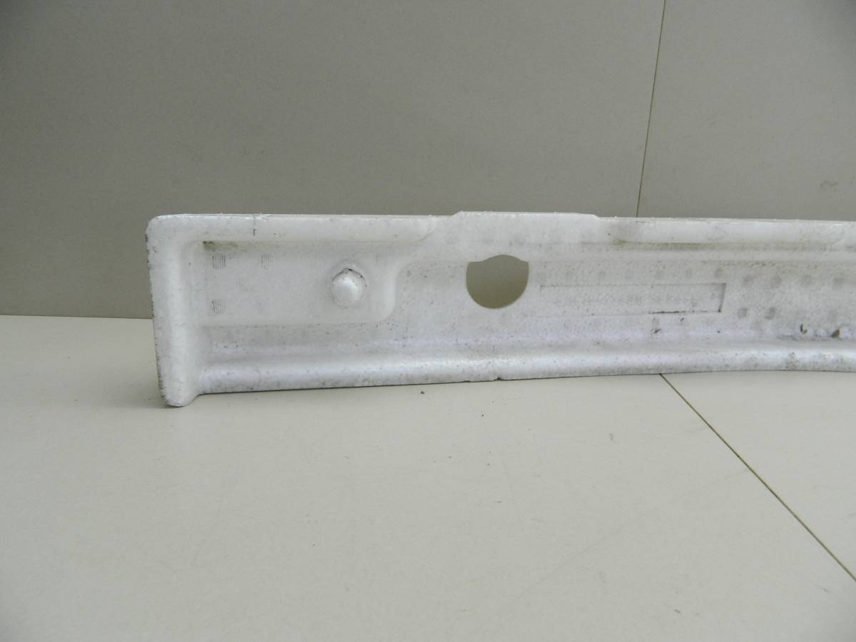 Наполнитель переднего бампера Toyota Prius (W20) 2003-2009