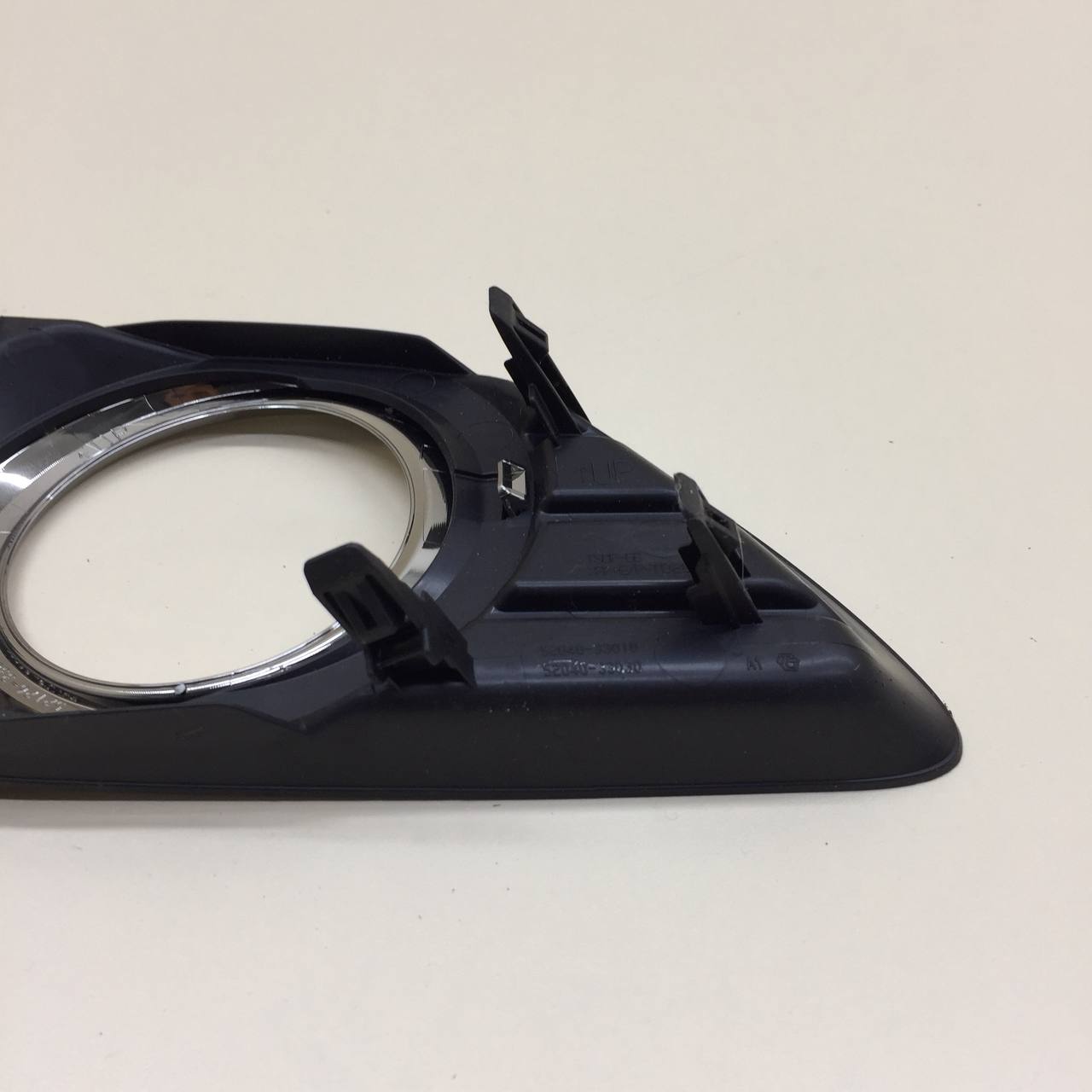 Рамка противотуманной фары левой Toyota Camry (XV40) 2006-2011 Рамка противотуманной фары левой Toyota Camry (XV40) 2006-2011