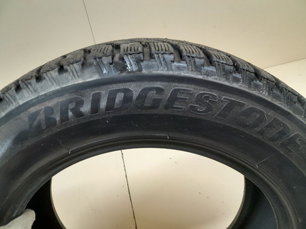 Шины R15 Зимние шипованные Bridgestone Blizzak Spike-01 Шины R15 Зимние шипованные Bridgestone Blizzak Spike-01