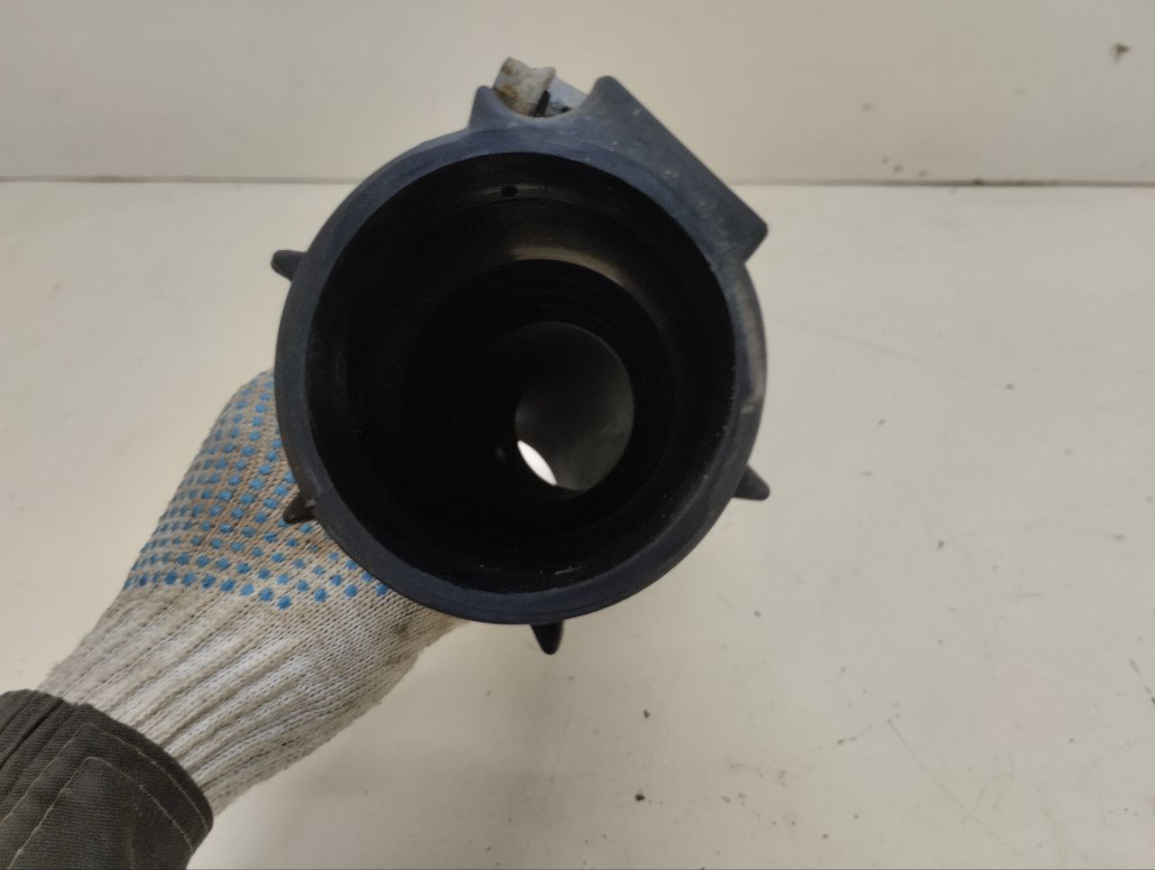 Патрубок воздушного фильтра Lada Vesta 2015>