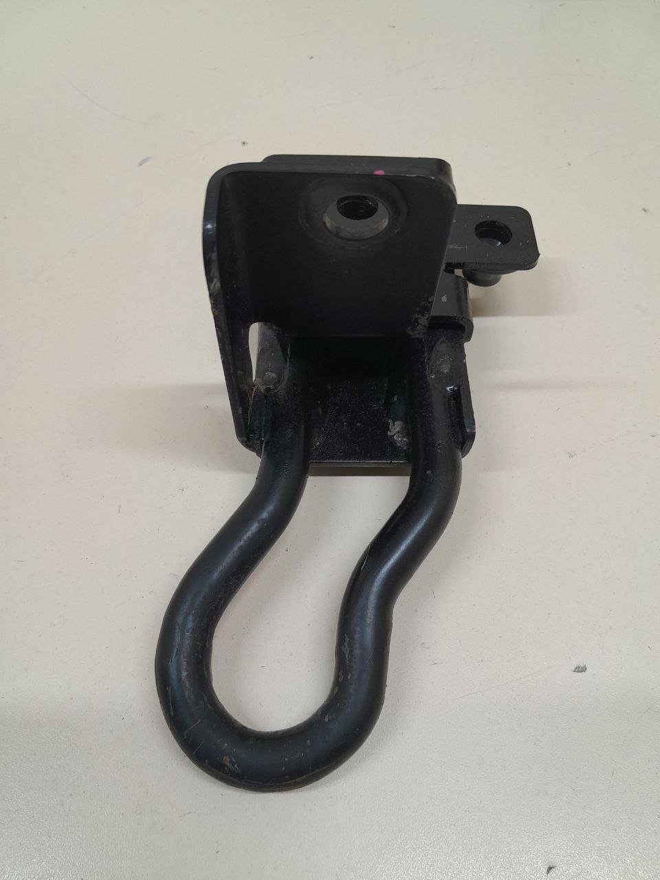 Крюк буксировочный Renault Duster (HSA, HSM) 2012>