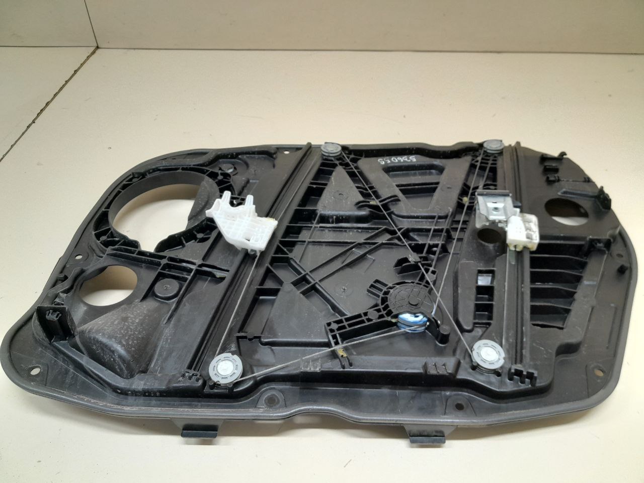 Стеклоподъемник электр. передний левый Kia Xceed 2019-2023