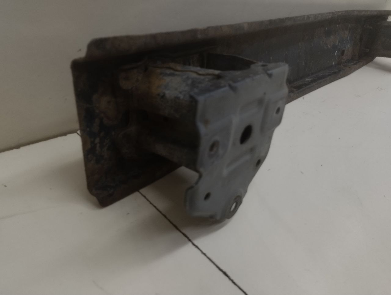 Усилитель заднего бампера Toyota Auris (E150) 2006-2012