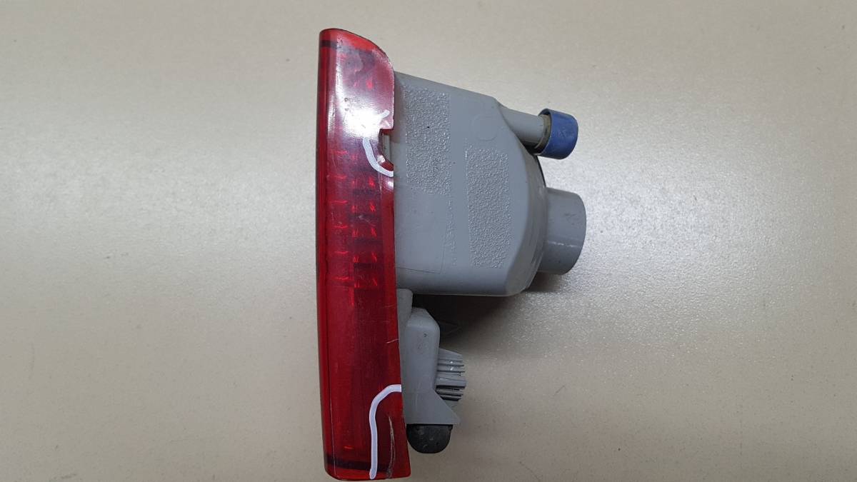 Фонарь задний в бампер левый Lexus LX570 (J200) 2007-2015