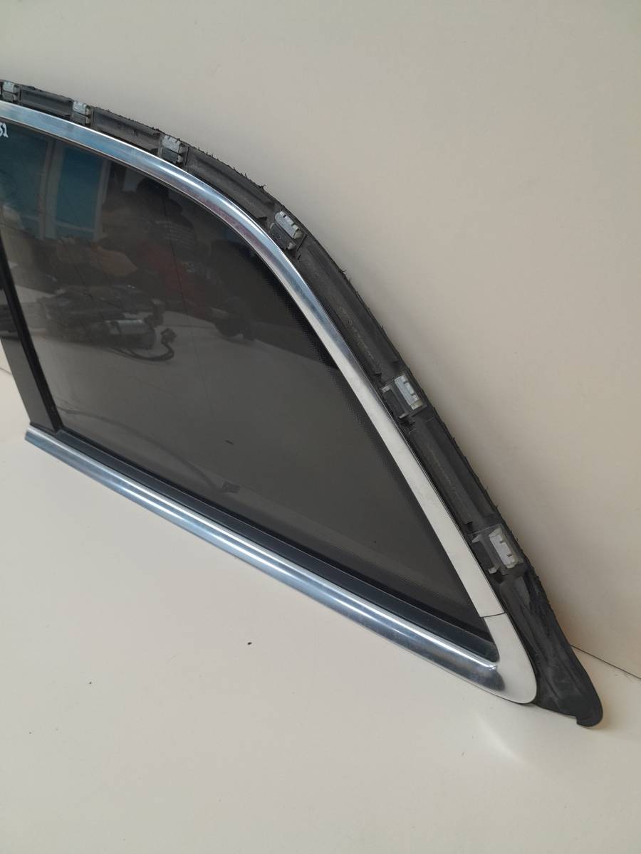 Стекло кузовное глухое левое Audi Q7 (4L) 2005-2015