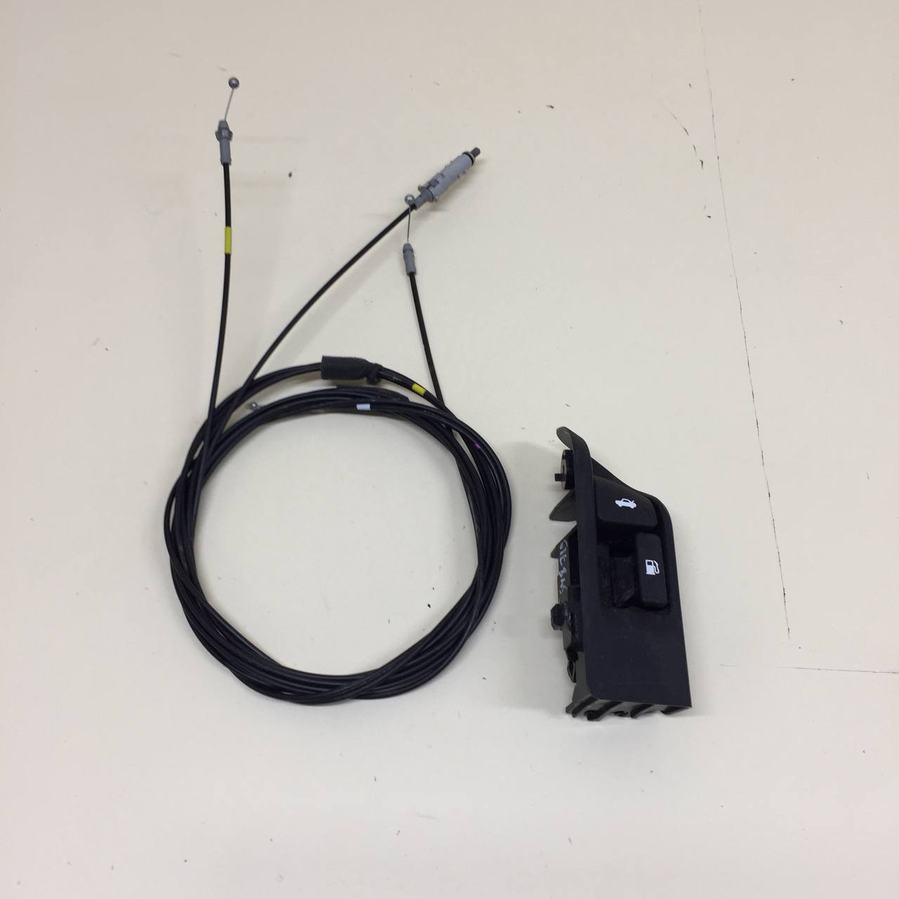 Ручка открывания багажника Toyota Corolla E150 2006-2013