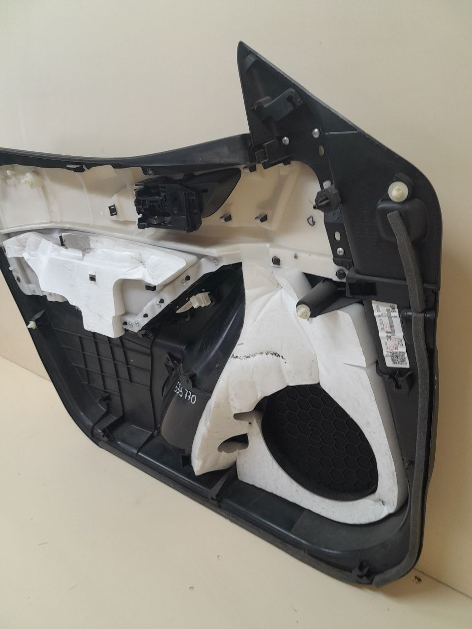 Обшивка двери передней правой Mazda Mazda 3 (BM) 2013-2016