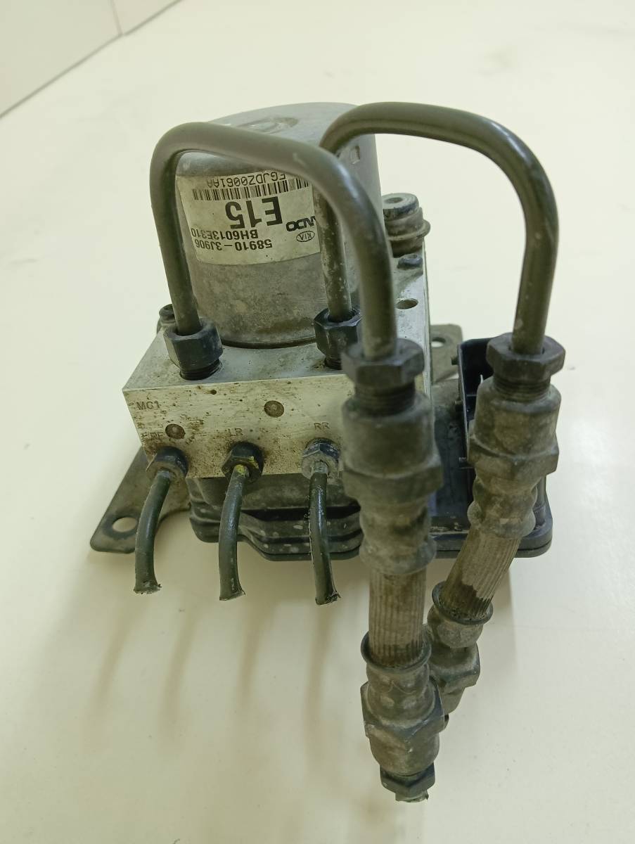 Блок ABS (насос) Hyundai ix55 2007-2013