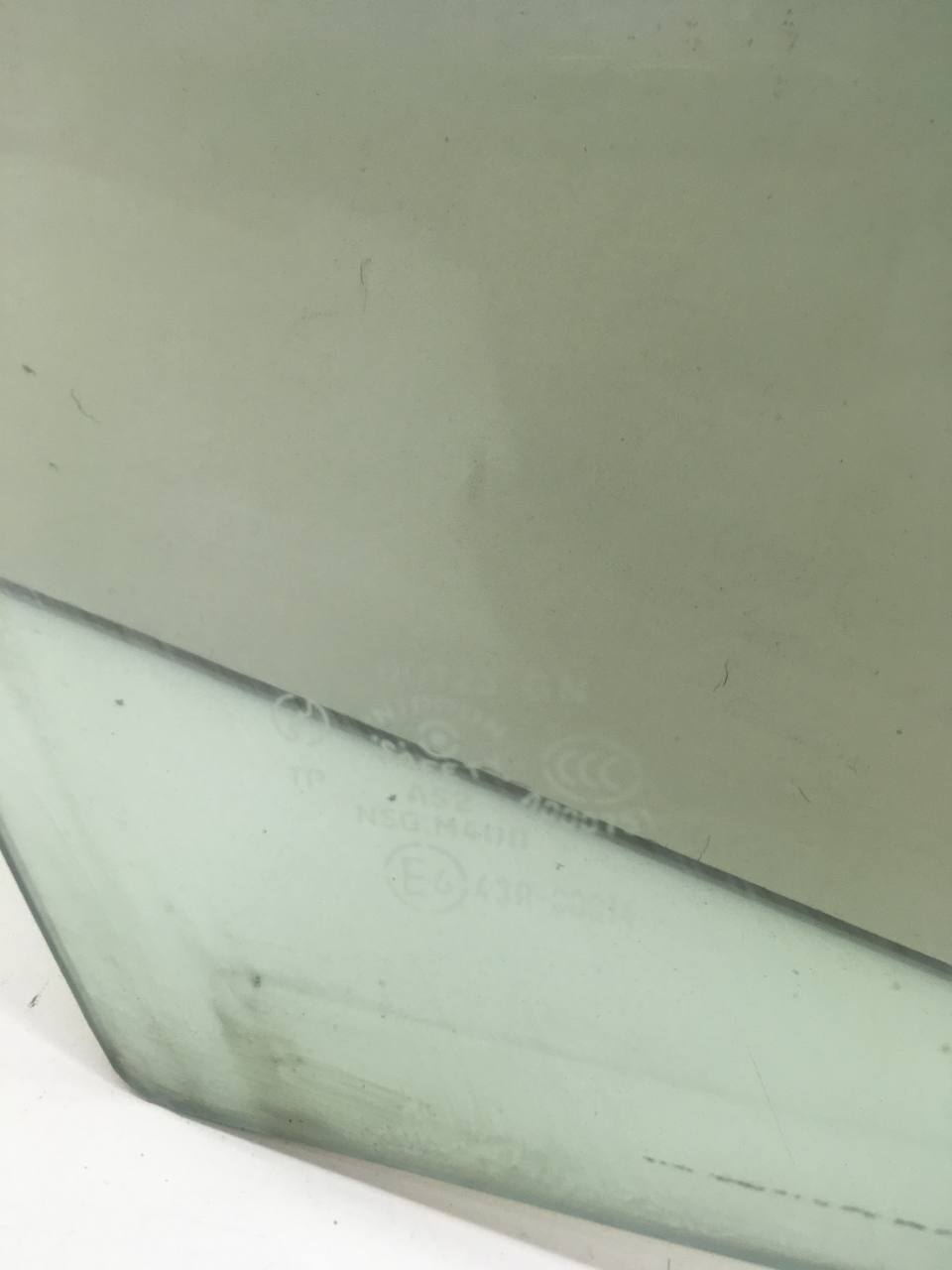 Стекло двери передней правой Mazda Mazda 6 (GG) 2002-2007 Стекло двери передней правой Mazda Mazda 6 (GG) 2002-2007