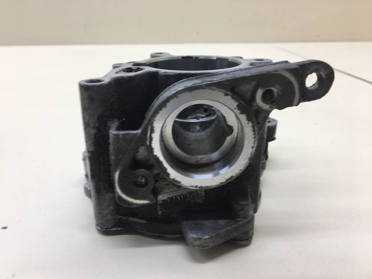 Насос вакуумный Volkswagen Passat B7 2011-2015 Насос вакуумный Volkswagen Passat B7 2011-2015