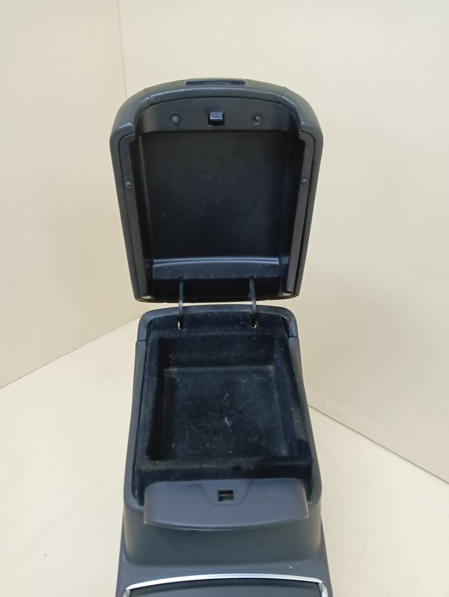 Консоль центральная Hyundai ix55 2007-2013 Консоль центральная Hyundai ix55 2007-2013