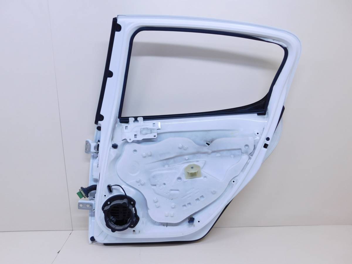 Дверь задняя правая Peugeot 308 2007>