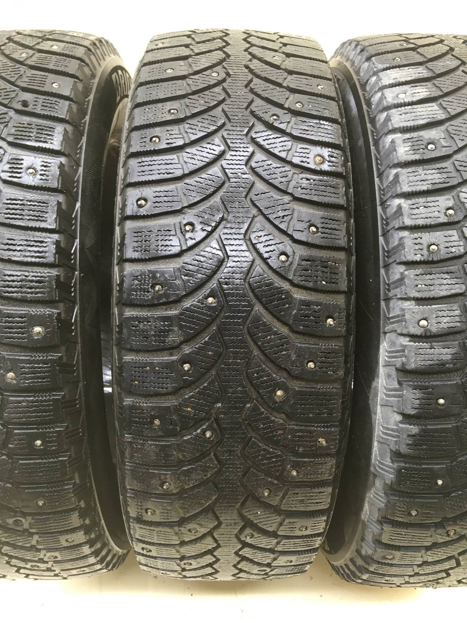 Шины R15 Зимние шипованные Bridgestone Blizzak Spike-01 Шины R15 Зимние шипованные Bridgestone Blizzak Spike-01