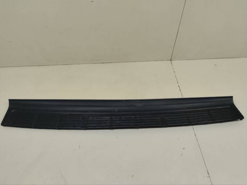 Накладка заднего бампера Toyota Land Cruiser (J200) 2007-2015