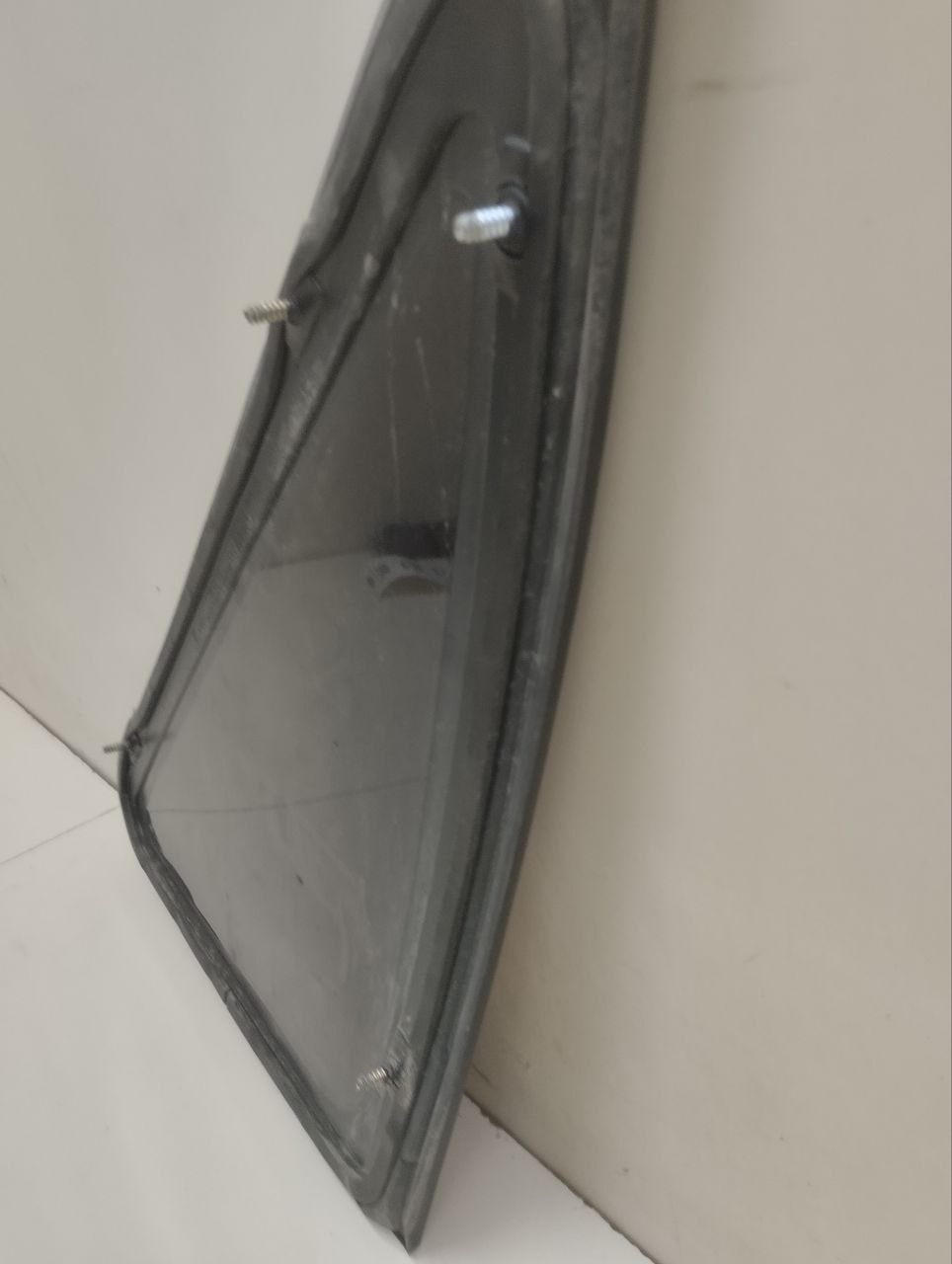 Стекло кузовное глухое левое Daewoo Nexia (N150) 2008-2016